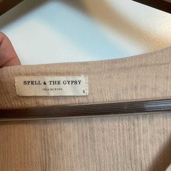 Spell Lioness Cap Sleeve Blouse - Picture 7 of 16